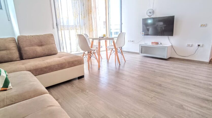 Apartment in Vlora on the beach.