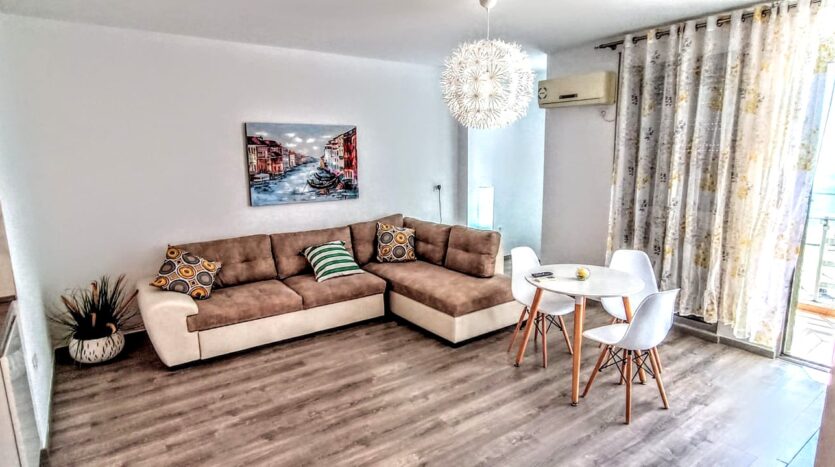 Apartment in Vlora on the beach.