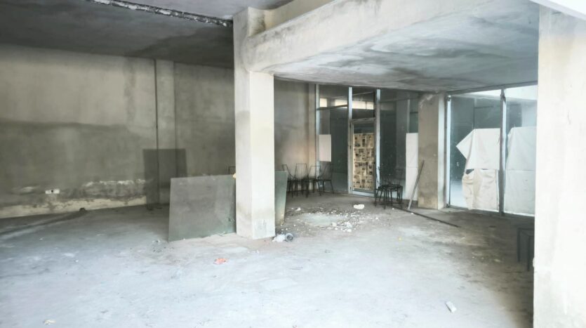 Shop for sale in Vlora in a beachfront building