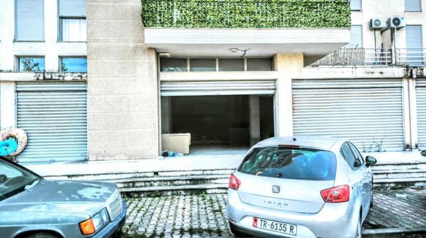 Shop for sale in Vlora in a beachfront building