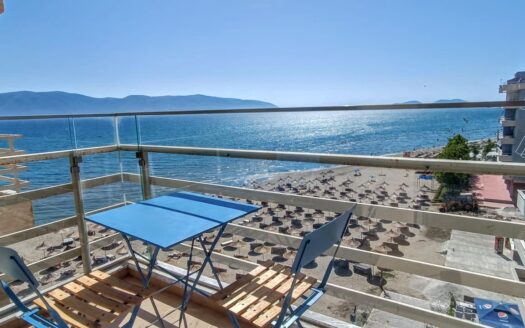 Apartment in Vlora on the beach.