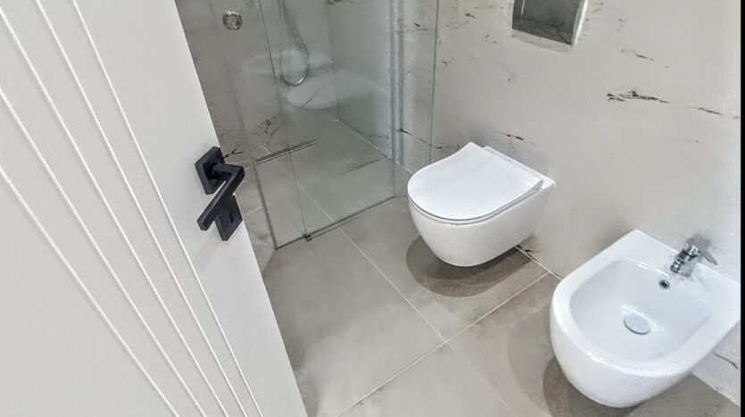 Lungomare apartment for sale in Vlora.