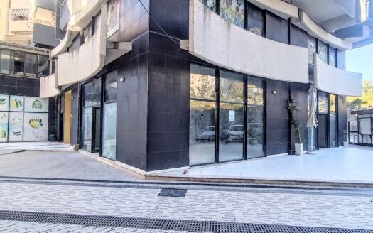 Commercial unit for rent in Vlora promenade