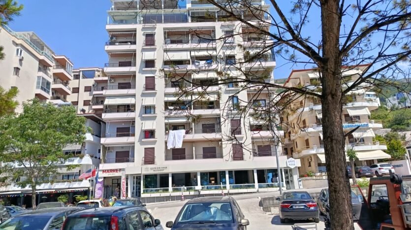 Front sea view apartment for sale in Vlora